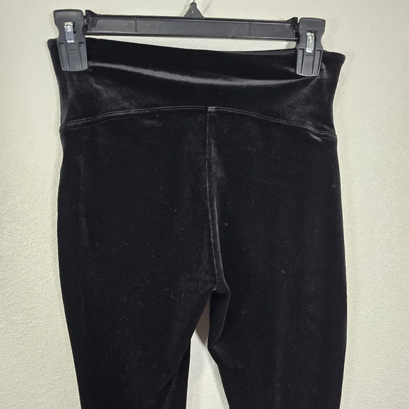 Spanx High Waisted Velvet Leggings  2070 Black Medium EUC - Picture 5 of 8